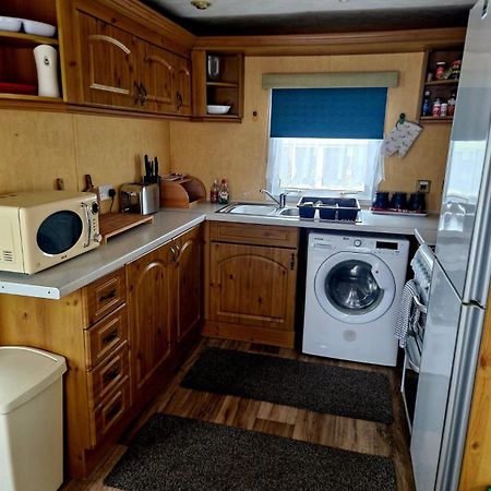 Spacious Luxury Escape With Sea Views And Pet Friendly At Clarach Bay Aberystwyth Exterior photo