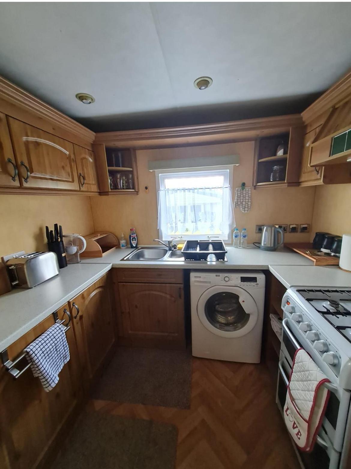 Spacious Luxury Escape With Sea Views And Pet Friendly At Clarach Bay Aberystwyth Exterior photo