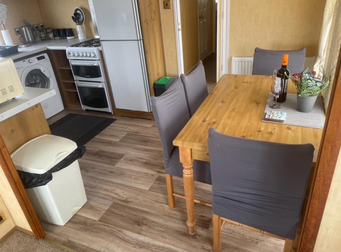 Spacious Luxury Escape With Sea Views And Pet Friendly At Clarach Bay Aberystwyth Exterior photo