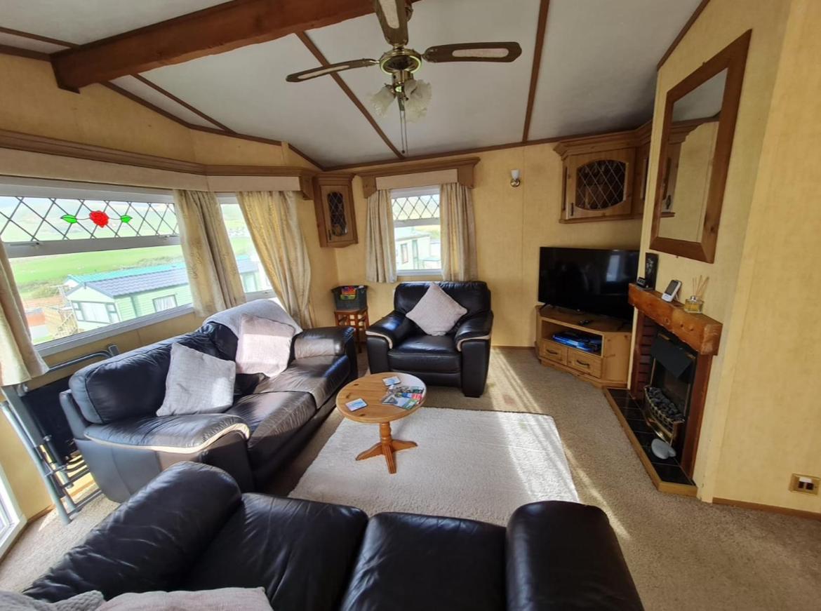Spacious Luxury Escape With Sea Views And Pet Friendly At Clarach Bay Aberystwyth Exterior photo