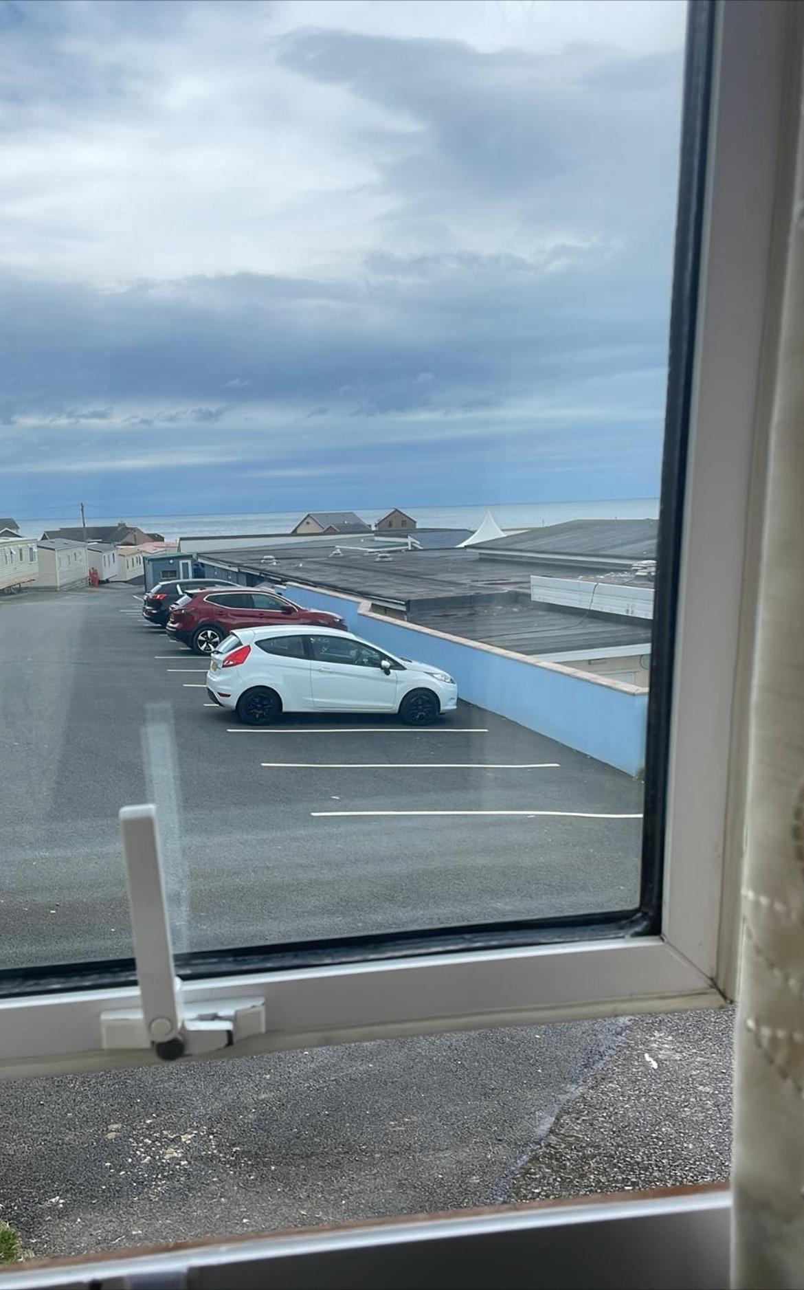 Spacious Luxury Escape With Sea Views And Pet Friendly At Clarach Bay Aberystwyth Exterior photo