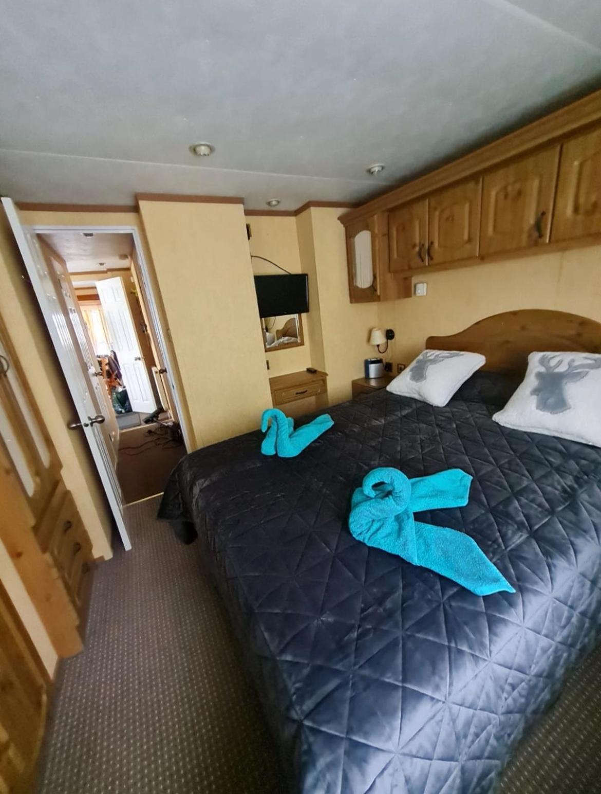 Spacious Luxury Escape With Sea Views And Pet Friendly At Clarach Bay Aberystwyth Exterior photo