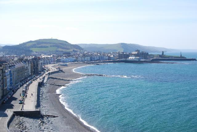 Spacious Luxury Escape With Sea Views And Pet Friendly At Clarach Bay Aberystwyth Exterior photo