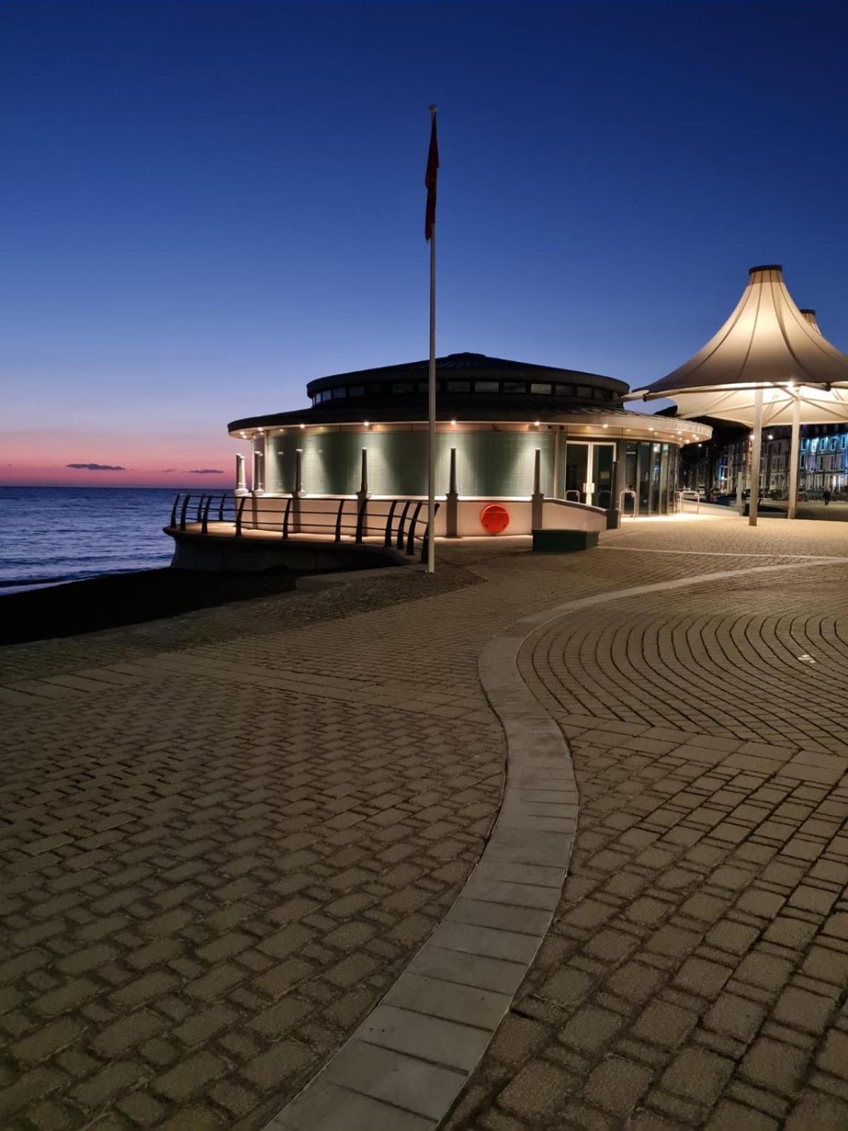 Spacious Luxury Escape With Sea Views And Pet Friendly At Clarach Bay Aberystwyth Exterior photo