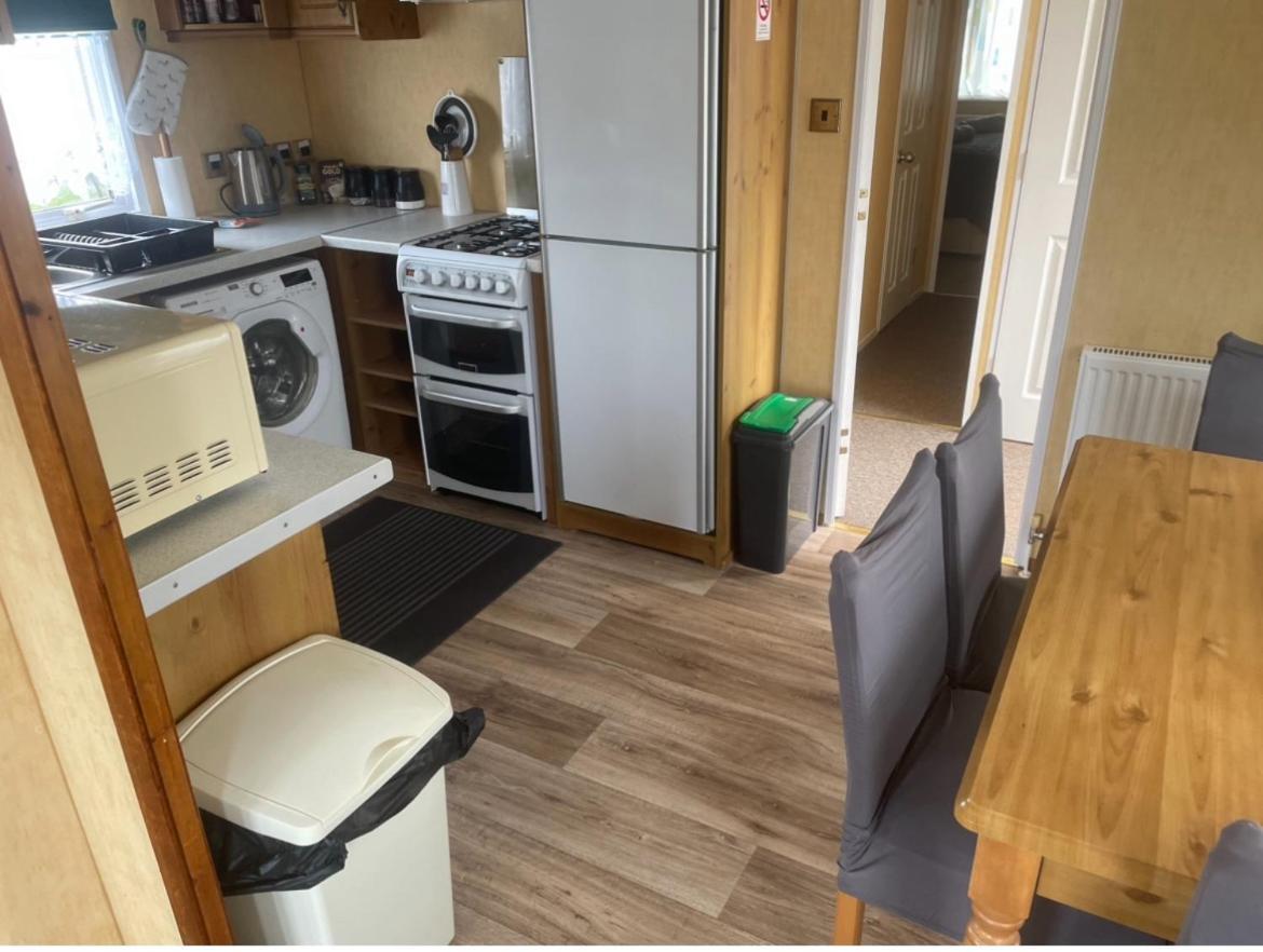 Spacious Luxury Escape With Sea Views And Pet Friendly At Clarach Bay Aberystwyth Exterior photo